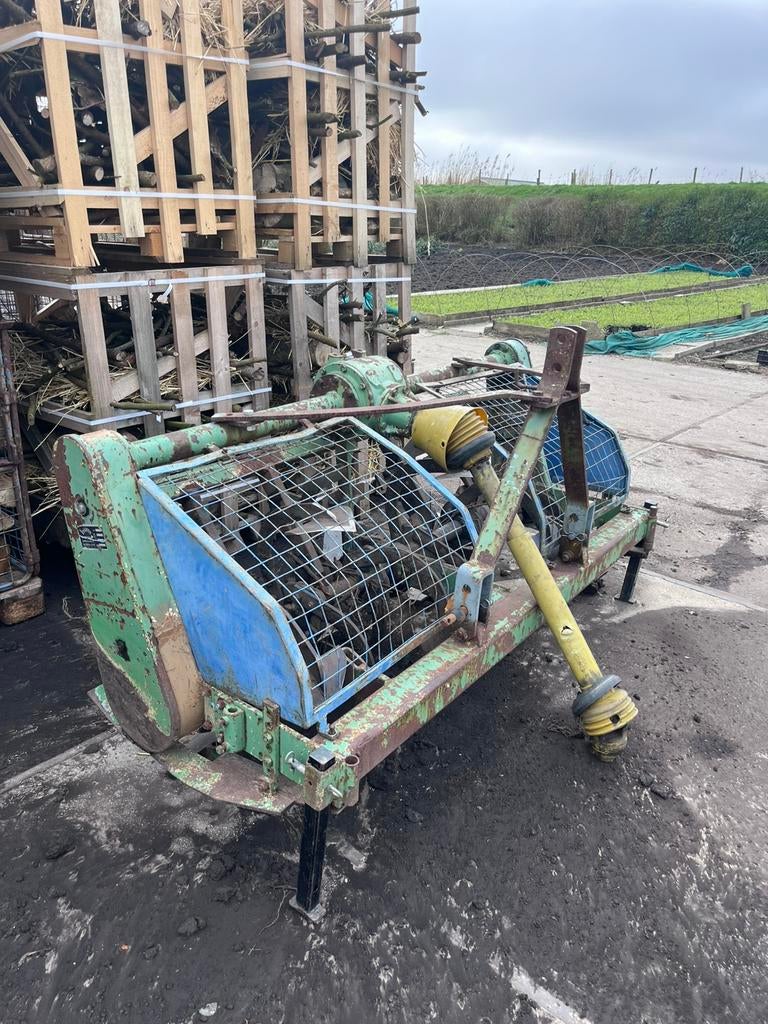 Goed werkende spitmachine, Ophalen, Zo goed als nieuw