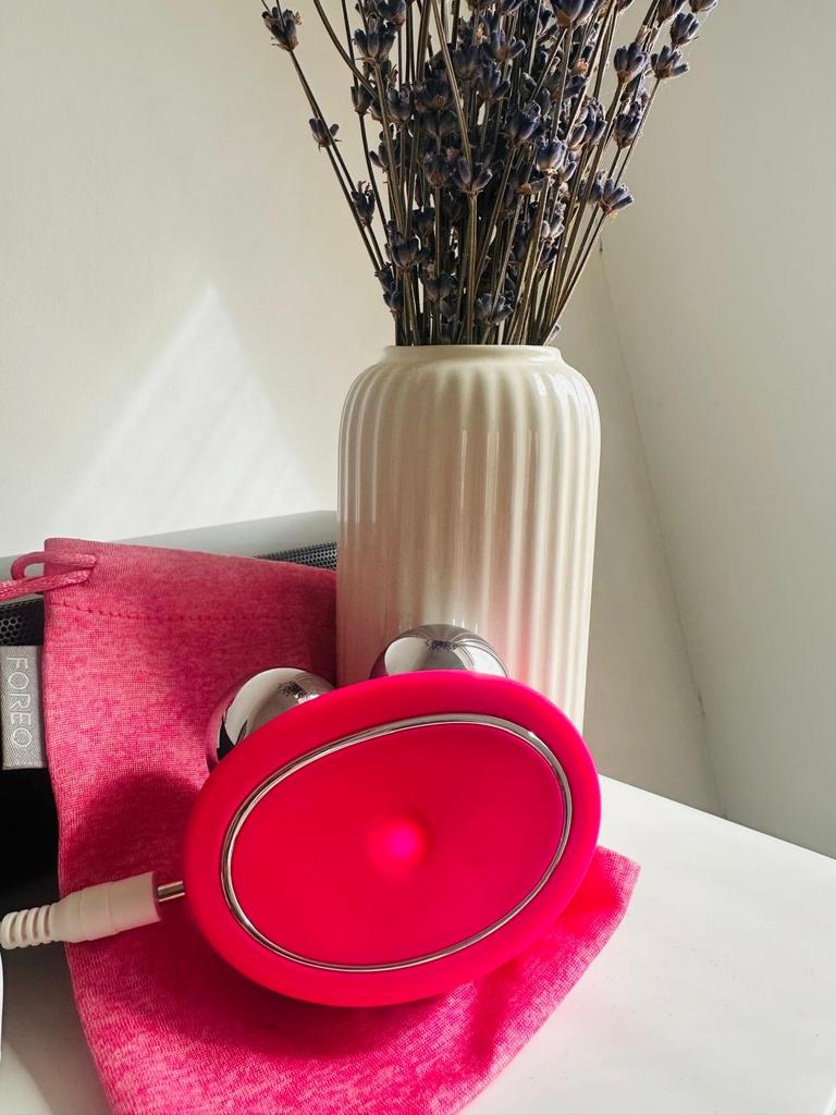 FOREO BEAR - Gezichtsverjonging en versteviging, Ophalen of Verzenden, Zo goed als nieuw, Gehele gezicht, Verzorging