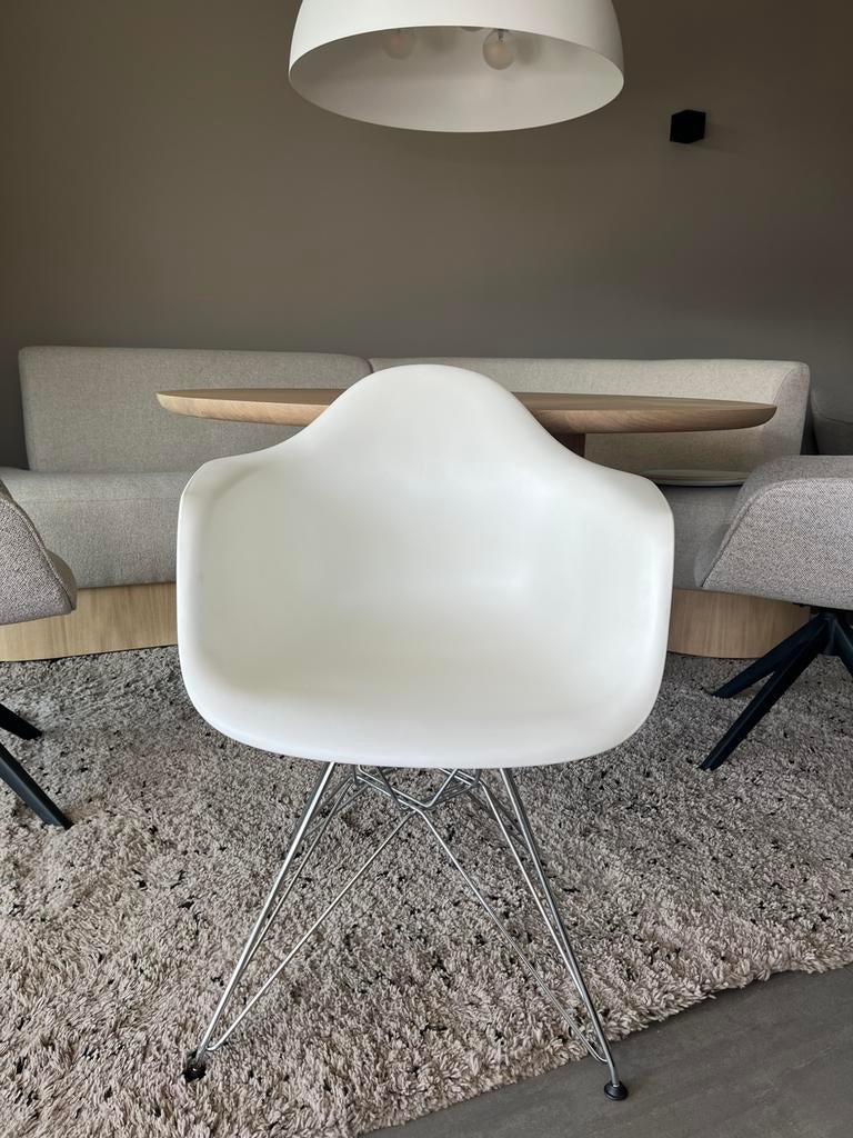 Vitra Eames DAR chair 6 stuks wit, Ophalen, Zo goed als nieuw, Wit, Vijf, Zes of meer stoelen