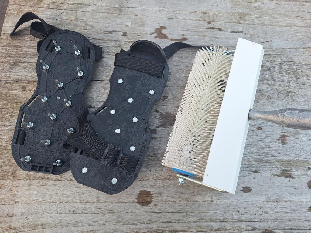 Egalineset: prikroller en spijkerschoenen, Ophalen, Overige schalen, Onderdeel