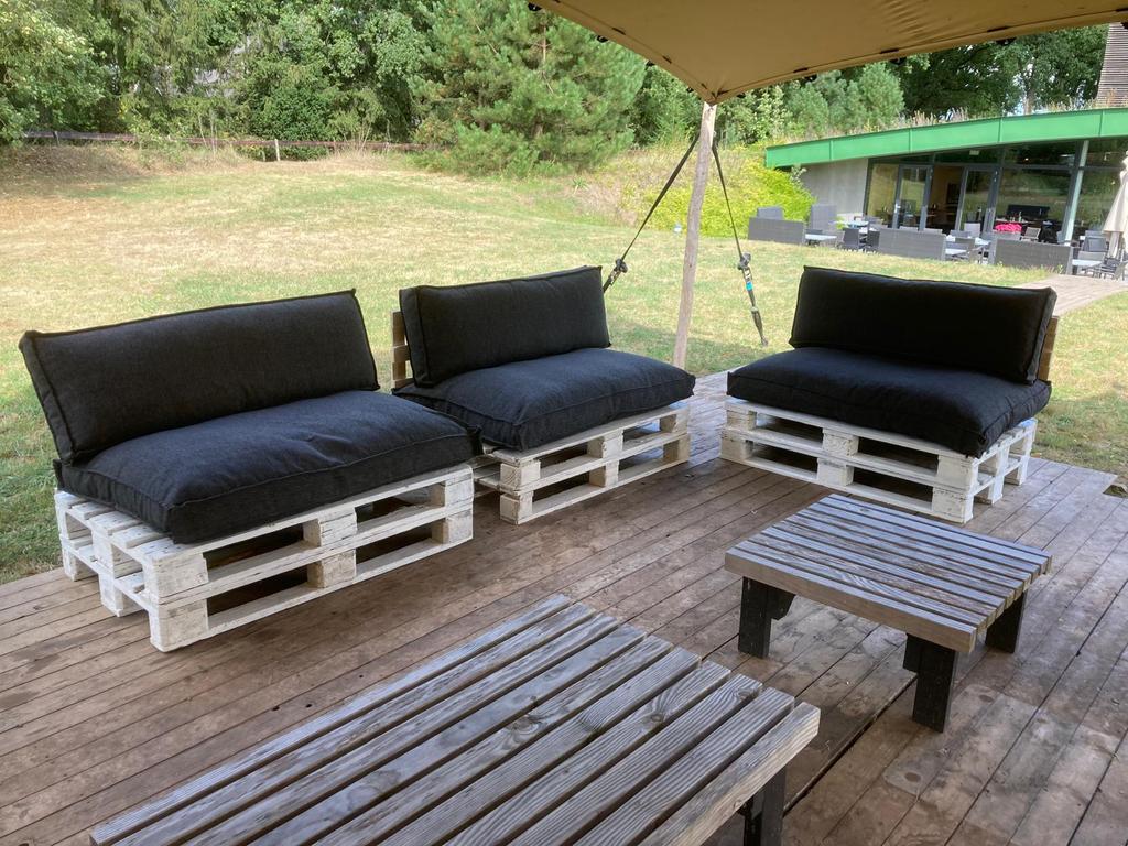 Palletbank met antraciet kussens, Ophalen, Zo goed als nieuw, Hout