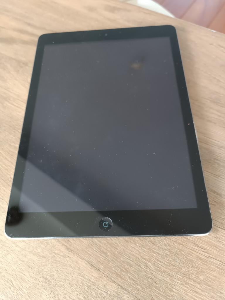 Puntgave iPad A1475 Zwart - Krasvrij, Computers en Software, Apple iPads, 10 inch, Zwart, Apple iPad Air, Ophalen of Verzenden