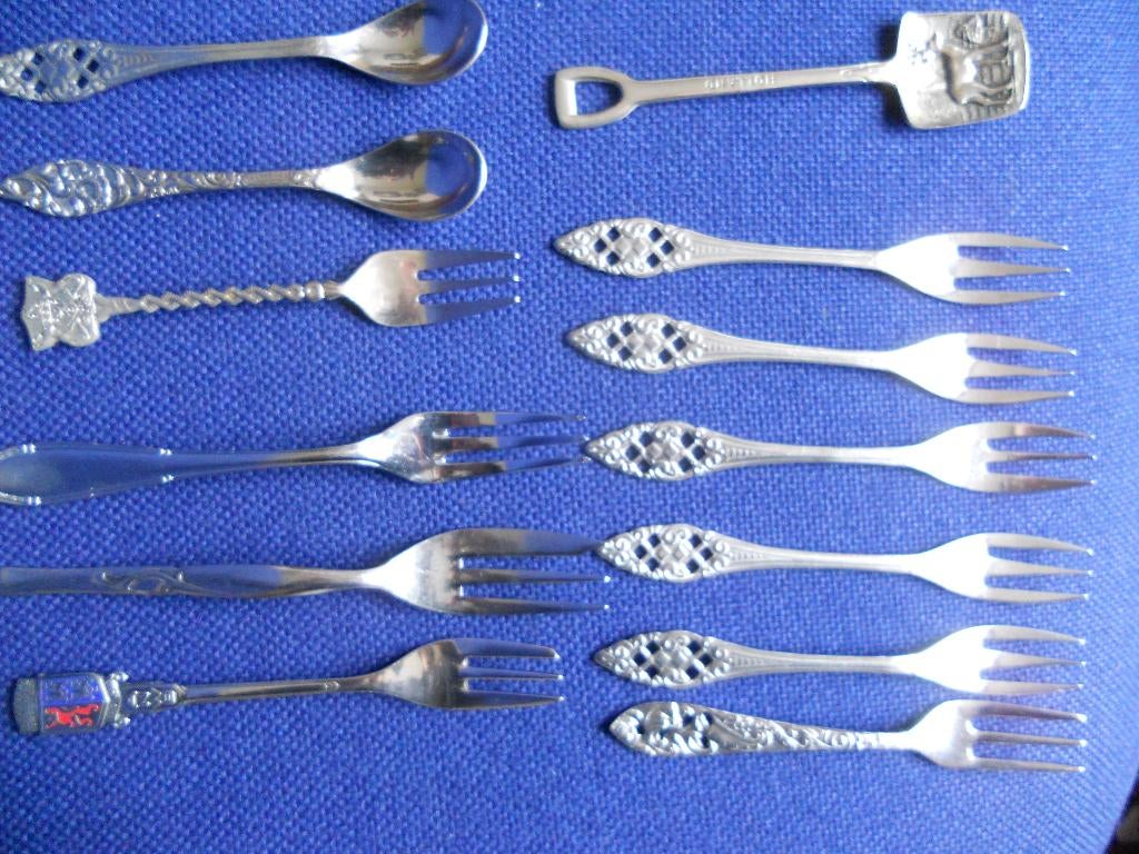 10 oude gebaksvorkjes ajour, Ophalen of Verzenden, Gebruikt, Metaal, Bestek