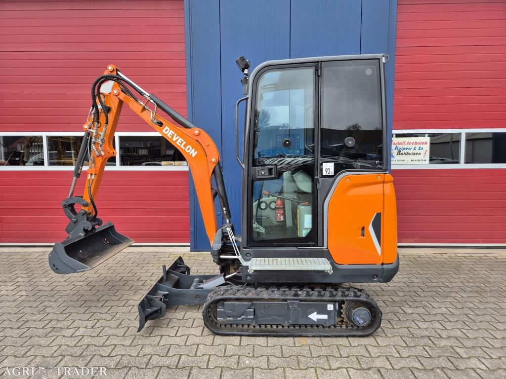 DOOSAN / DEVELON DX19 GRAAFMACHINE BJ 2020 SLECHTS 1800 UUR, Zakelijke goederen, Machines en Bouw | Kranen en Graafmachines, Doosan