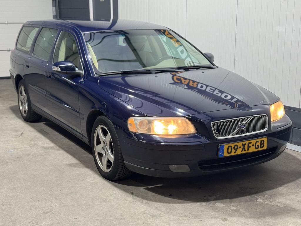 Volvo V70 2.4D Edition Vol jaar APK, Voorwielaandrijving, 15 km/l, Beige, 1535 kg