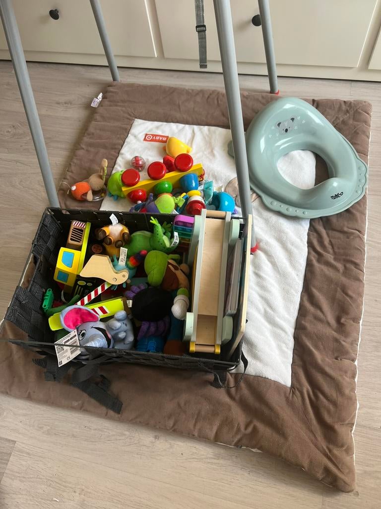 Veel speelgoed voor de kleintjes, Ophalen, Zo goed als nieuw, Versiering