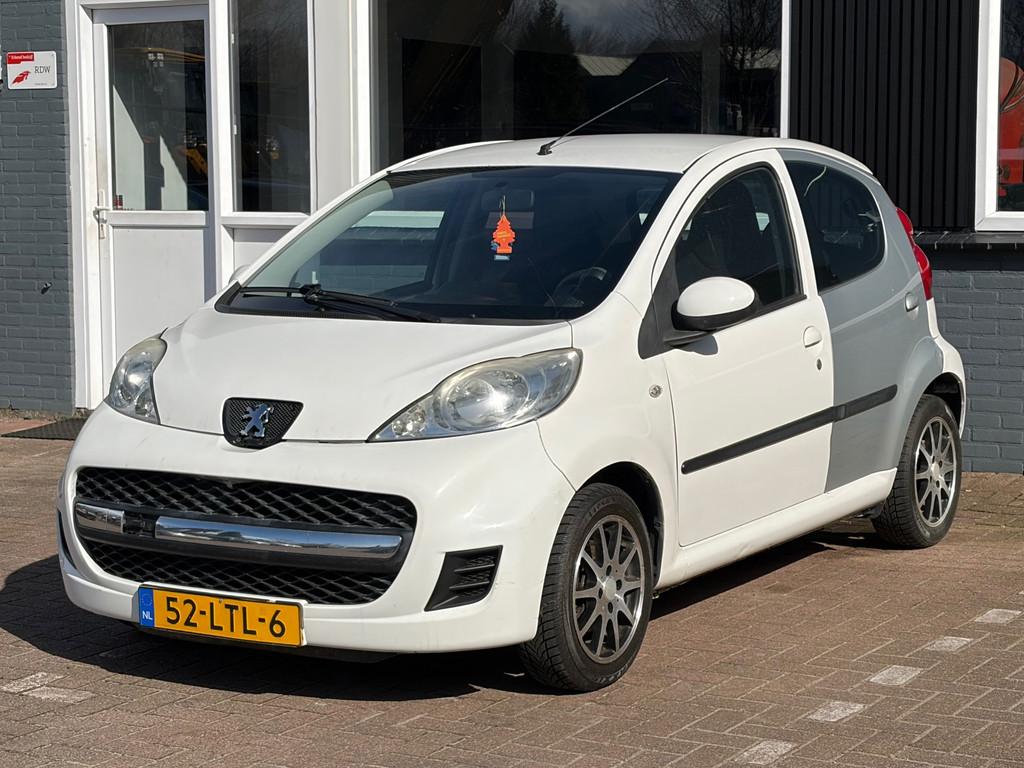 Peugeot 107 1.0-12V XS / Airco / Scherm / NAP, Voorwielaandrijving, Gebruikt, 4 stoelen, Origineel Nederlands