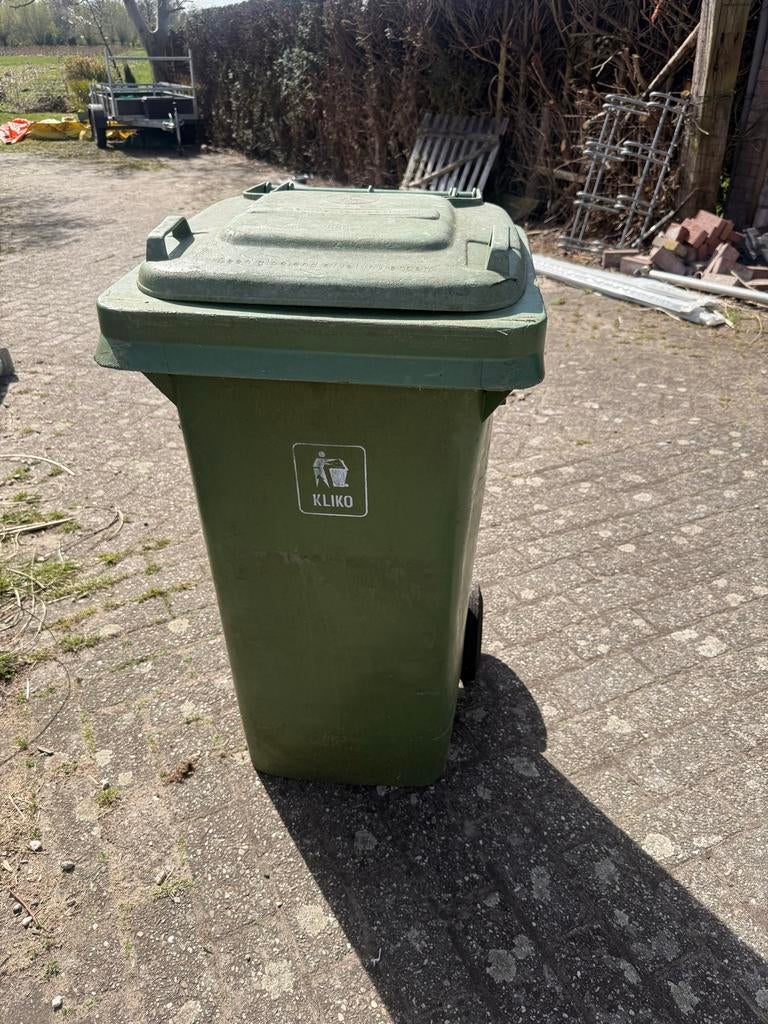 Kleine groene container, Ophalen