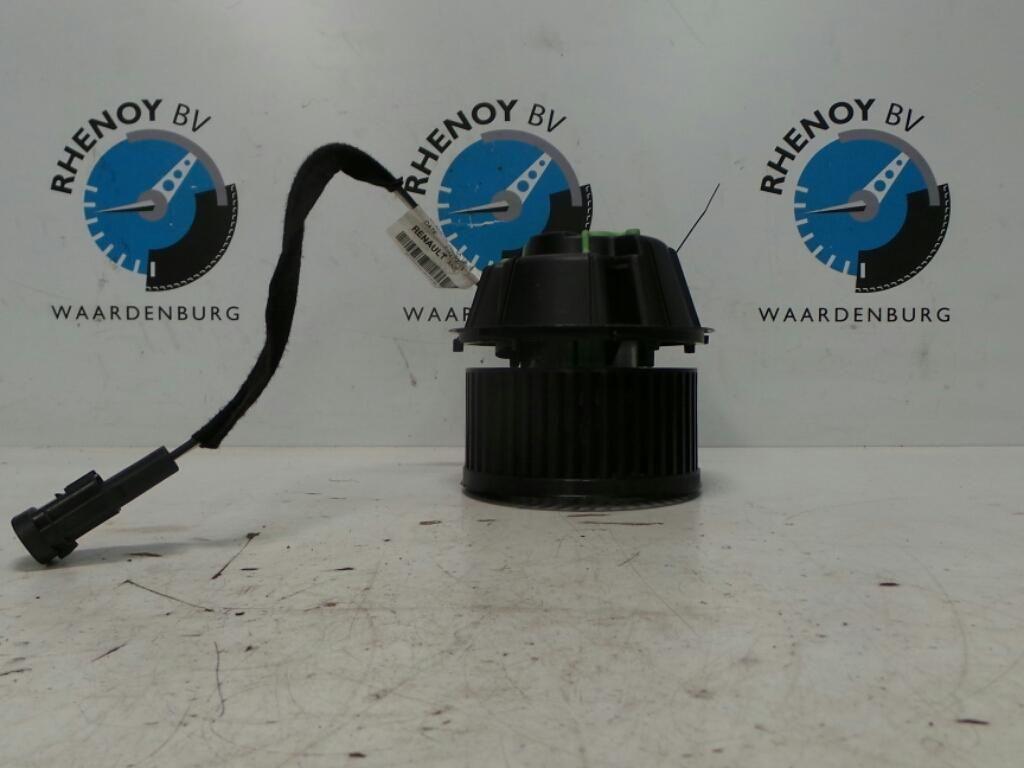 DACIA DUSTER KACHELMOTOR 2012, Ophalen of Verzenden, Gebruikt, Stiba lid