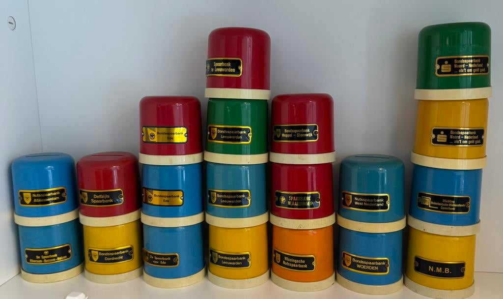 kunststof spaarpot busje Alblasserdam Bussum Ede Leeuwarden, Ophalen of Verzenden, Gebruikt, Kunststof, Overige thema's