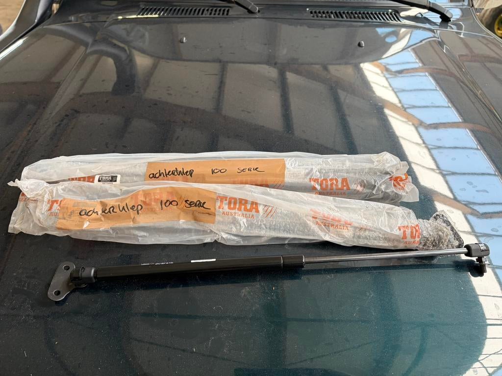 Toyota Landcruiser 100 serie HDJ100 UZJ gasveren achterklep, Achterklep, Nieuw, Ophalen of Verzenden, Toyota