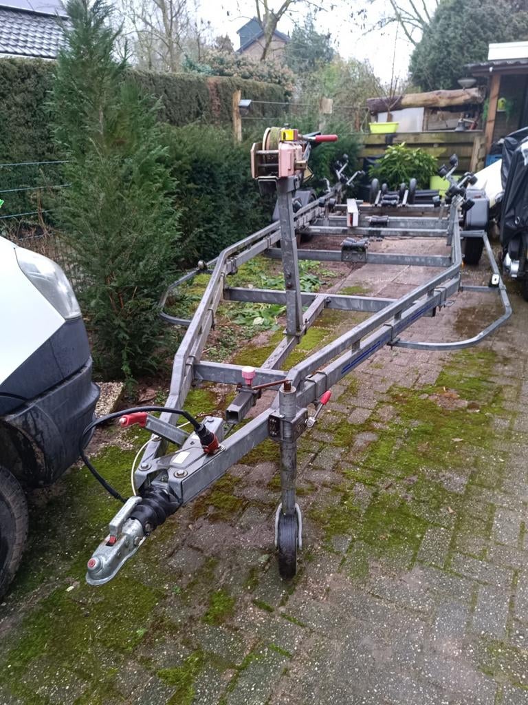 boottrailer, wegtrailer 2600 kg tot 9 meter Humbaur trailer, Watersport en Boten, Boottrailers, Gebruikt, Sloepentrailer, 1500 tot 3000 kg