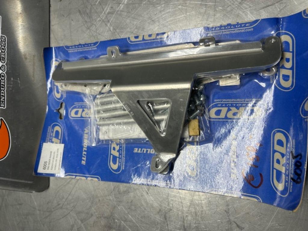 Honda CRF 450 X radiateur beugels Nieuw !, CRD, Frankrijk, Nieuw, Ophalen of Verzenden