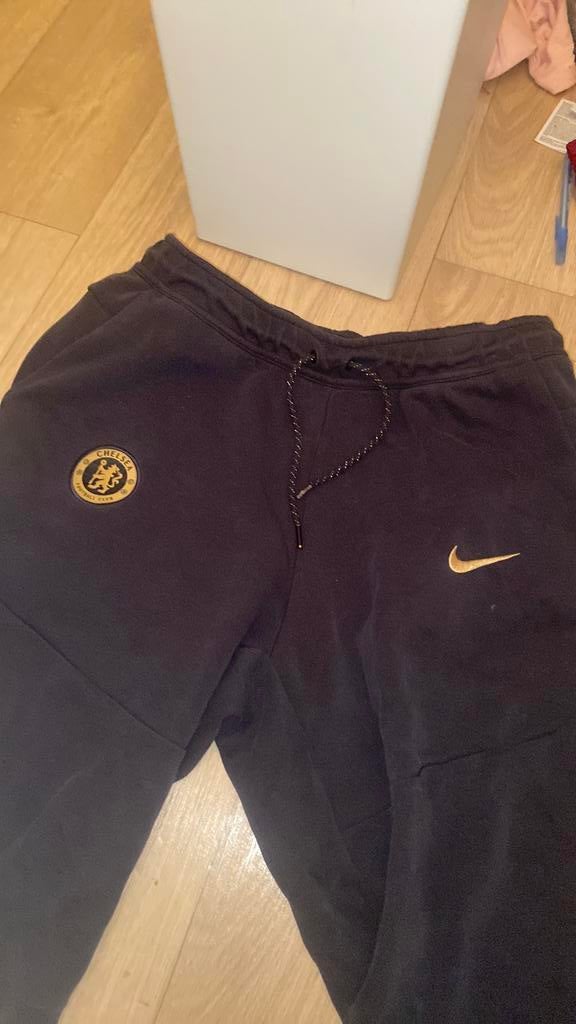 Chelsea nike tech broek L, Ophalen, Zo goed als nieuw, Blauw