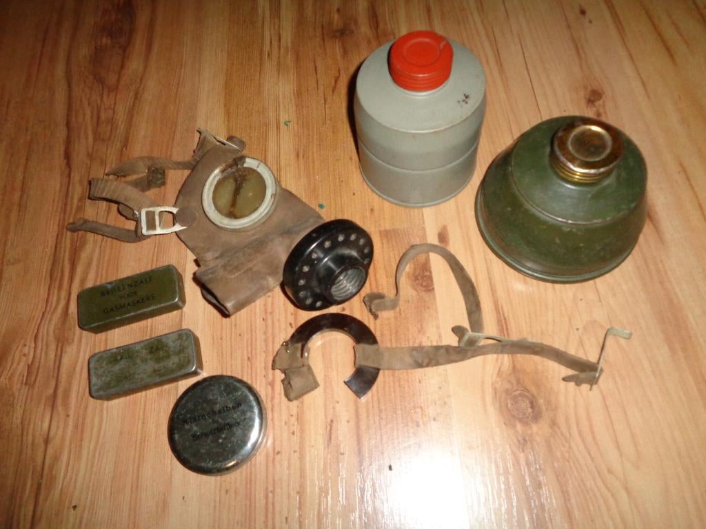 Oorlog wo2 en na oorlogs leger gasmasker set onderdelen, Ophalen of Verzenden