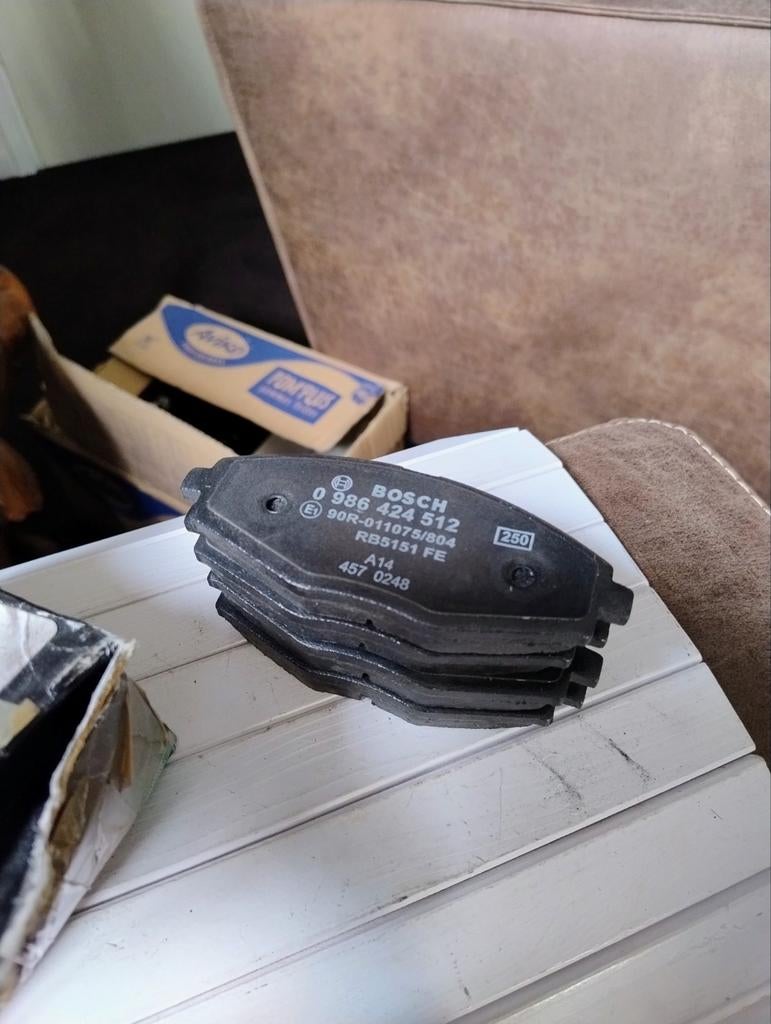 Remblokken bosch 0 986 424 512 Daewoo matiz, lanos, Doe-het-zelf en Verbouw, Gereedschap | Schuurmachines, Ophalen of Verzenden