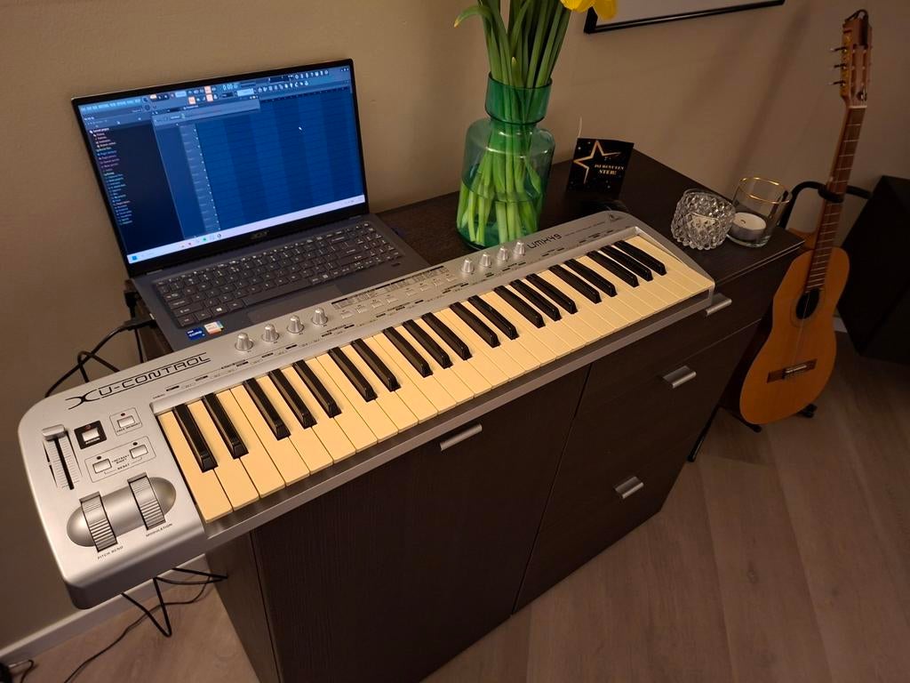 Behringer UMX49 MIDI Controller, Muziek en Instrumenten, Gebruikt, Midi-aansluiting, Ophalen, 49 toetsen