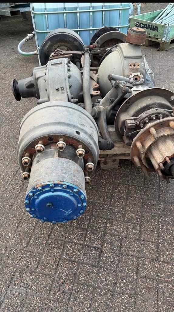 Achteras Volvo., Ophalen, Zo goed als nieuw, Elektromotor