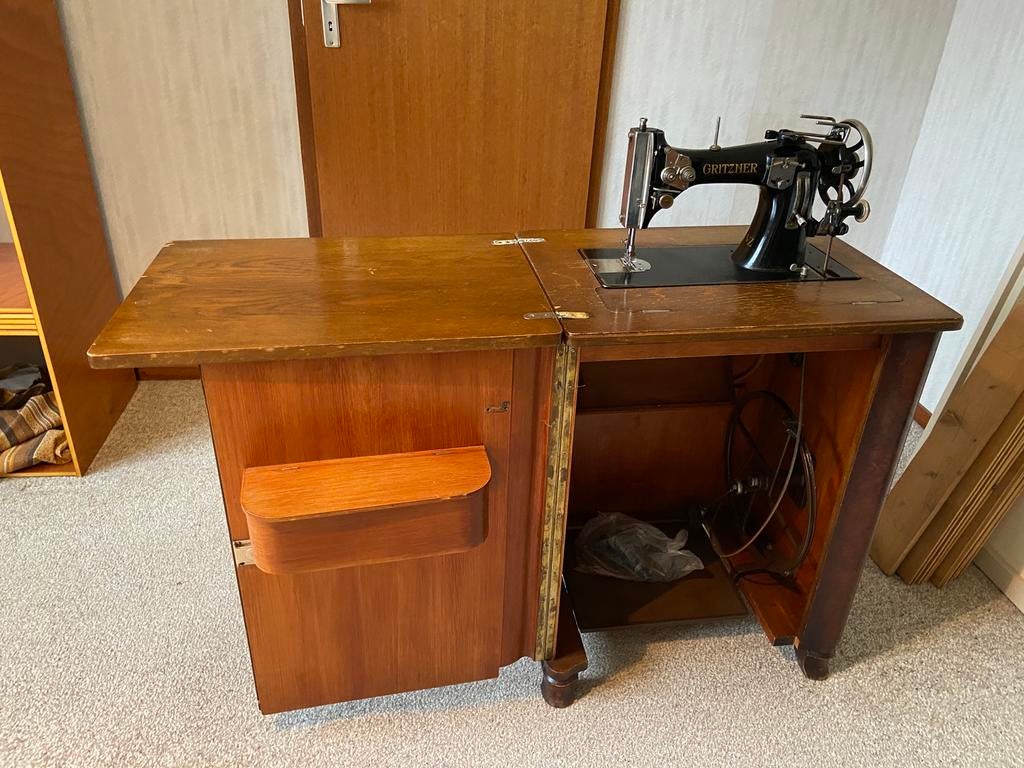 Gritzner naaimachine antiek vintage in kastje, Ophalen