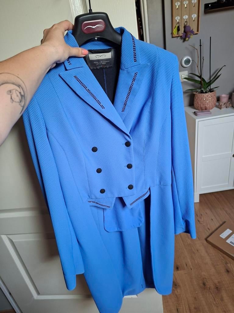 Gloednieuwe slipjas Animo, Ophalen of Verzenden, Zo goed als nieuw, Dressuur, Bovenkleding