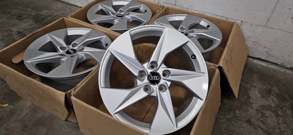 17" Audi S-line A3 A4 B7 VW Golf Caddy Skoda Octavia Leon, Gebruikt, Velg(en), 17 inch, Ophalen of Verzenden