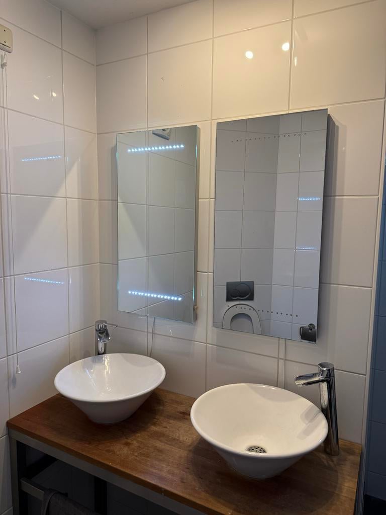 Badkamerspiegels met LED - Set van 2, Huis en Inrichting, Badkamer | Complete badkamers, Ophalen of Verzenden, Zo goed als nieuw