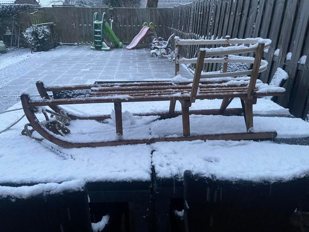 Mooie houten, lange slee merk Davos met rugleuning, Ophalen, Rugleuning, Zo goed als nieuw, Hout