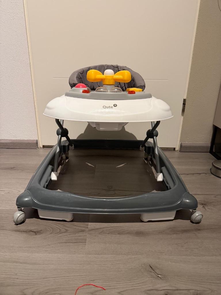 Loopstoel Qute, Ophalen, Zo goed als nieuw, Overige typen, Met licht