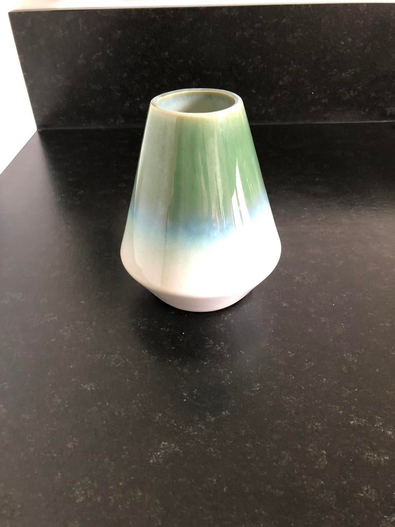 Vaasje, Overige kleuren, Aardewerk of Porselein, Ophalen of Verzenden, Zo goed als nieuw