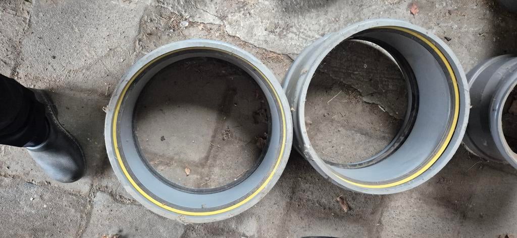 Pvc overschuifmoffen 400  pvc bocht 30' 400 en pvc bocht 315, Doe-het-zelf en Verbouw, Buizen en Afvoer, Ophalen, Bochten, Pvc