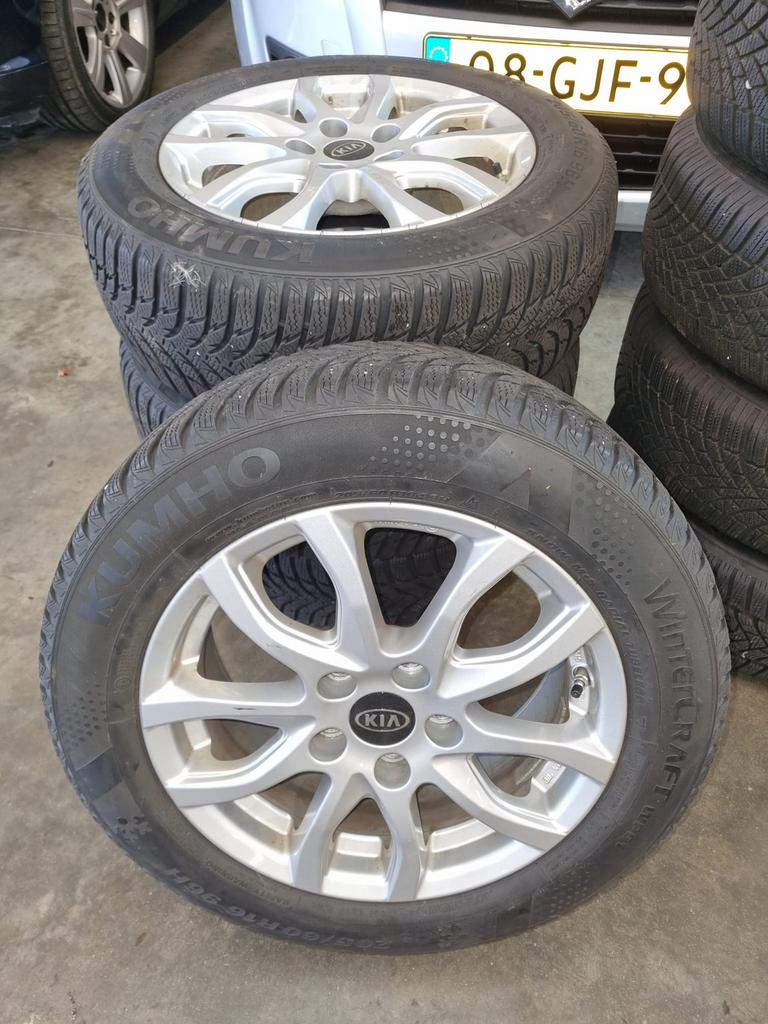 Kia winterbanden met lichtmetalen velgen, Auto-onderdelen, Banden en Velgen, Ophalen, Gebruikt, 16 inch, Banden en Velgen