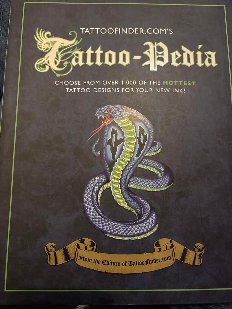 Tattoo Pedia - Gids voor Tattoo Ontwerpen, Boeken, Fantasy, Zo goed als nieuw, Ophalen of Verzenden