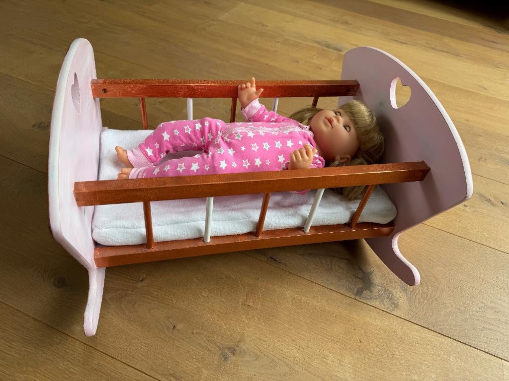 Corolle pop inclusief wiegje/poppenbed, Ophalen, Zo goed als nieuw, Babypop