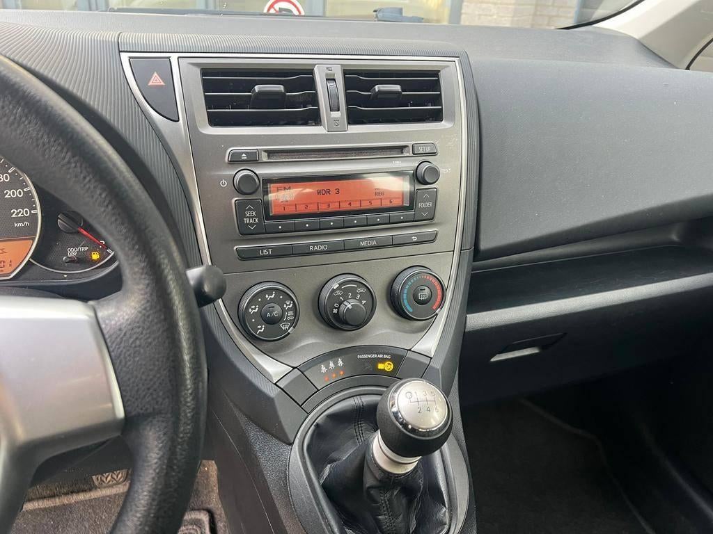 Toyota Verso-S Subaru Trezia 2 DIN radio, Ophalen of Verzenden, Zo goed als nieuw