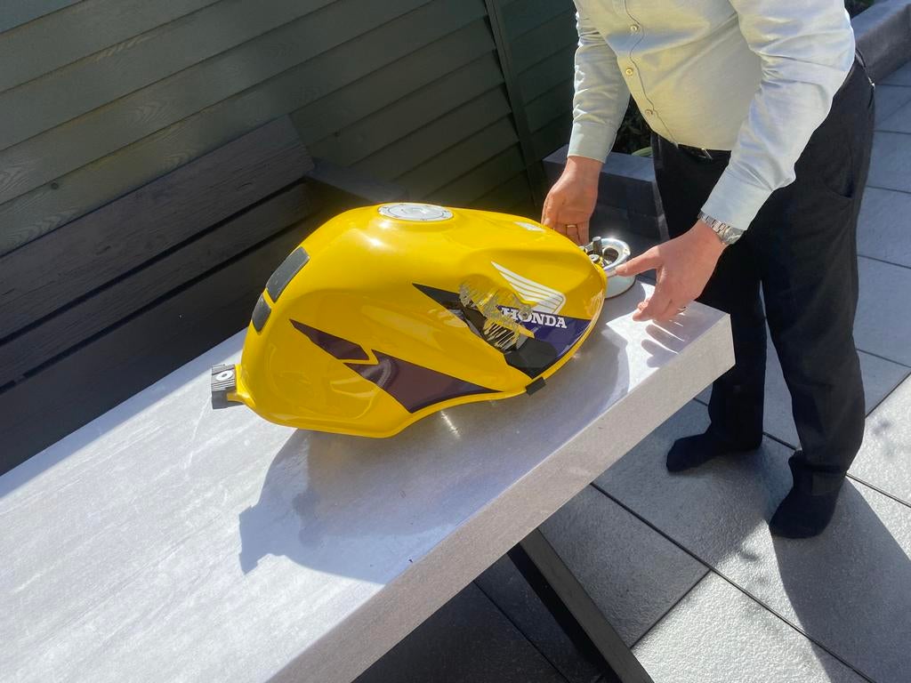 Brandstoftank Honda CBR 900rr Fireblade 1997, Motoren, Onderdelen | Honda, Gebruikt, Ophalen of Verzenden