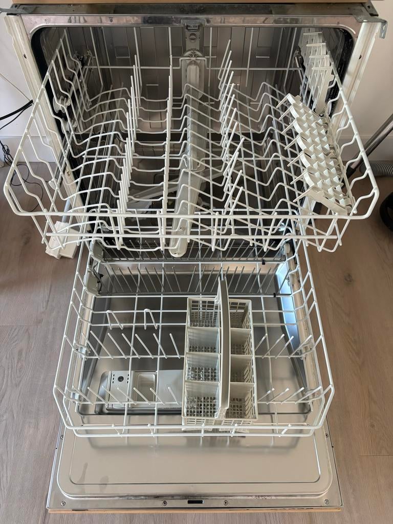 Werkende vaatwasser ATAG, mag 15-4 voor klein bedrag weg, Ophalen, Gebruikt, Minder dan 85 cm, 60 cm of meer