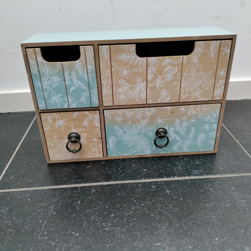 Deco kastje,hartjes,Bijoux,juwelen,Vensterbank kastje,Laden, Minder dan 50 cm, Ophalen of Verzenden, Zo goed als nieuw, 3 of 4 laden