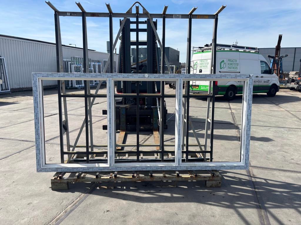 Schuco kunstofkozijn 3- vaks 2830 breed 1290 hoog., Kunststof, Nieuw, Ophalen of Verzenden, 75 tot 150 cm