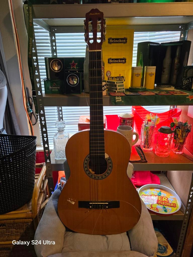 Gitaar bebruikte, Ophalen