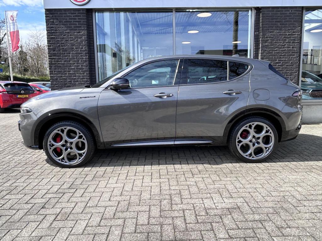 Alfa Romeo Tonale 1.3T PHEV Edizione Speciale | Panorama dak, 12 maanden, 77 km/l, Gebruikt, Zwart