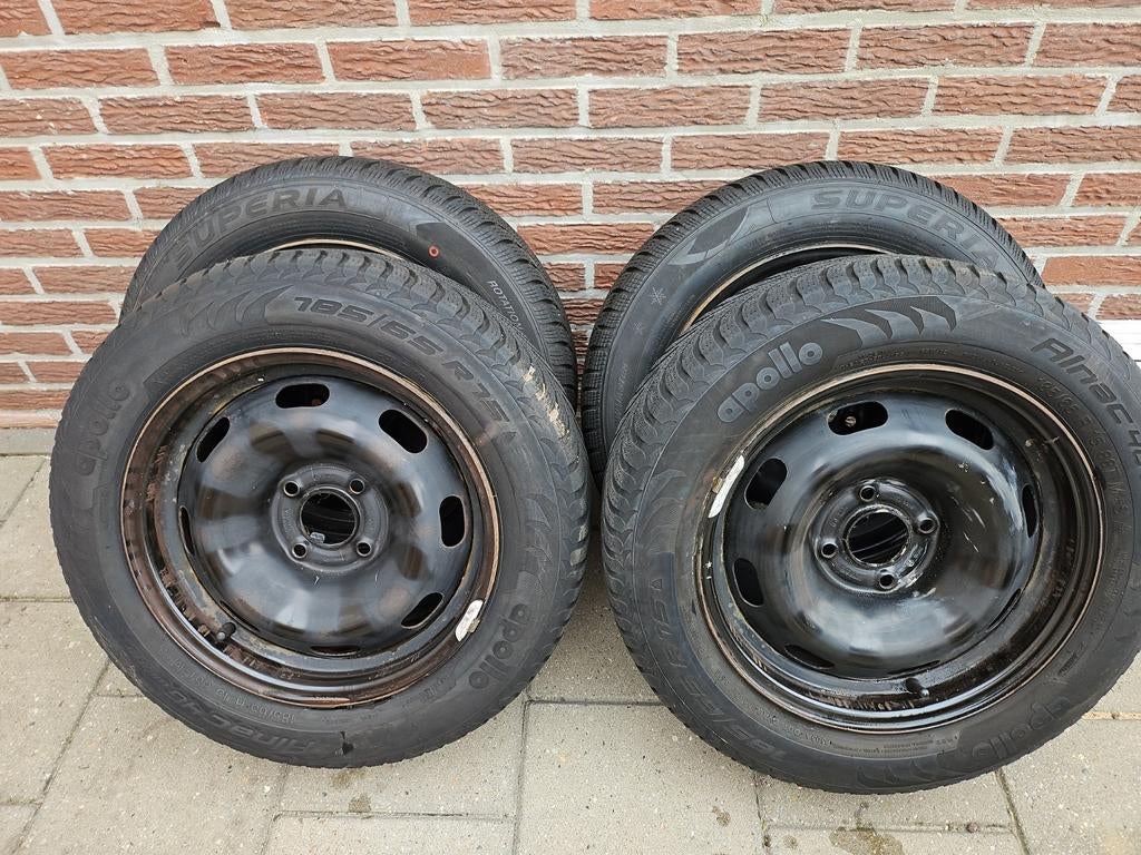 Winterbanden + stalen velgen Peugeot 208 (185/65 R15), Auto-onderdelen, Banden en Velgen, Gebruikt, 15 inch, Banden en Velgen