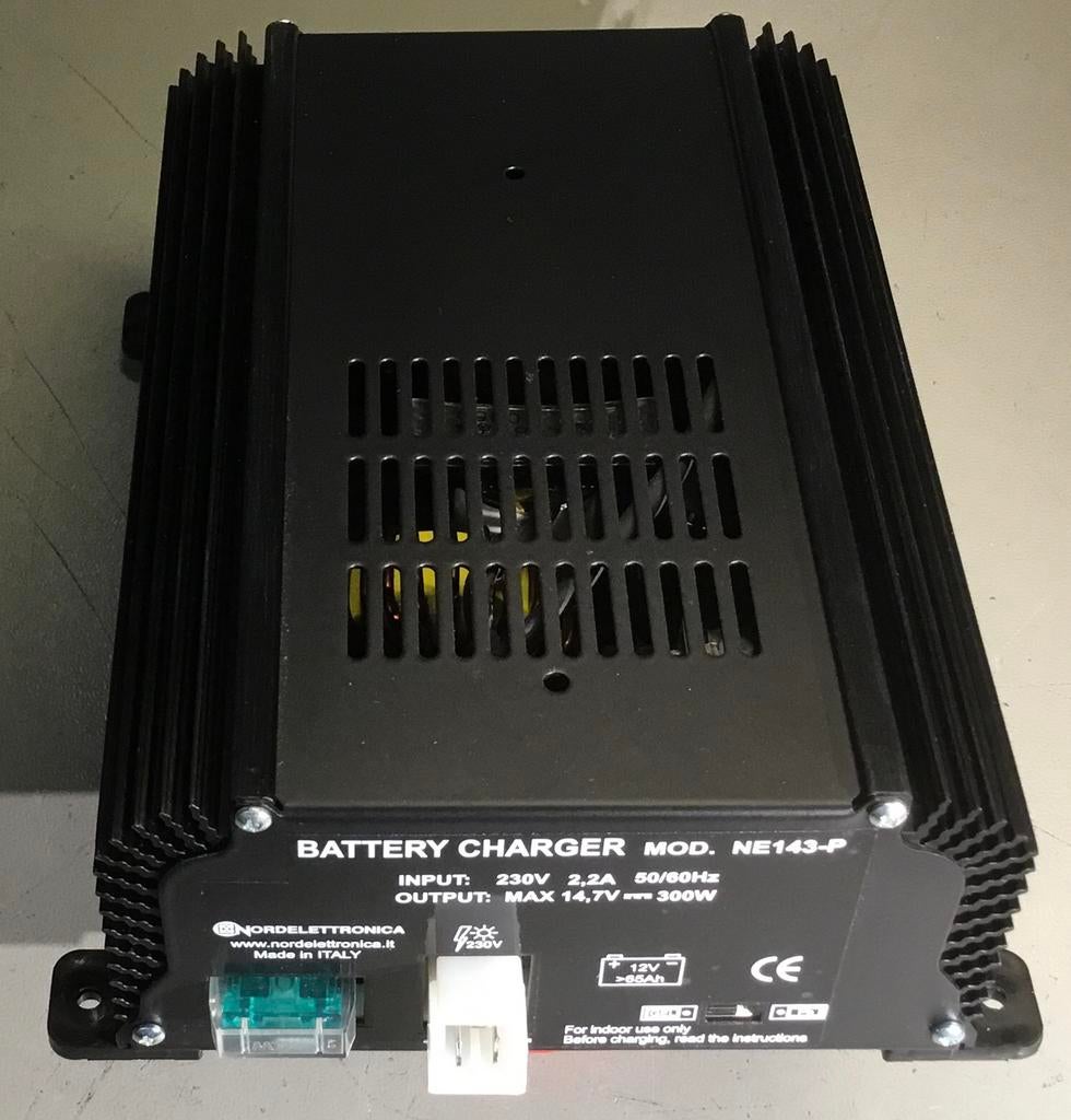 Nordelettronica NE143-p lader, Service@nordelettronica.it, Zo goed als nieuw, Nordelettronica, Turijn