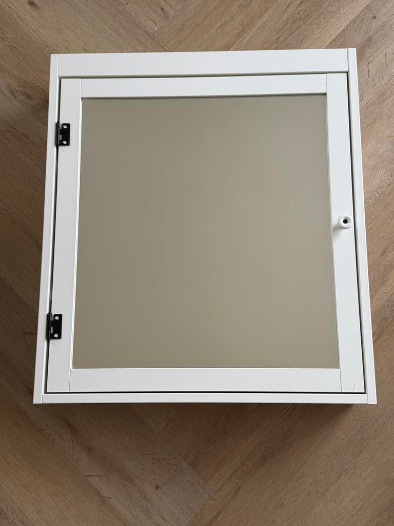 Spiegelkast wit, Kunststof, Raamkozijn, Zo goed als nieuw, Ophalen