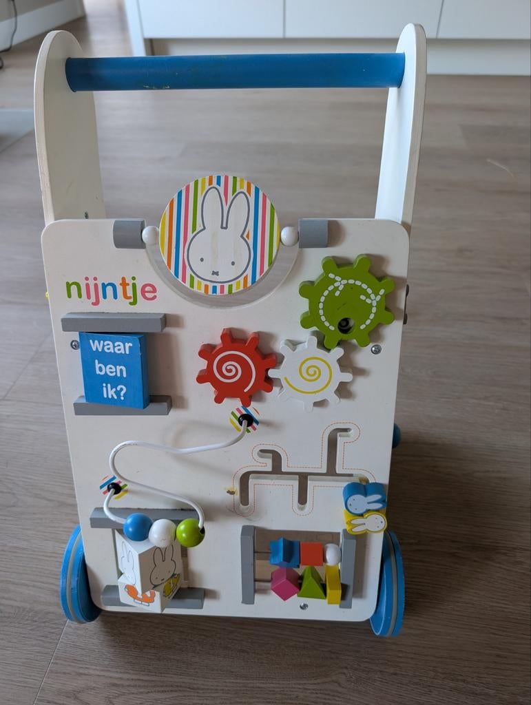 Nijntje loopwagen met activiteitenbord, Ophalen