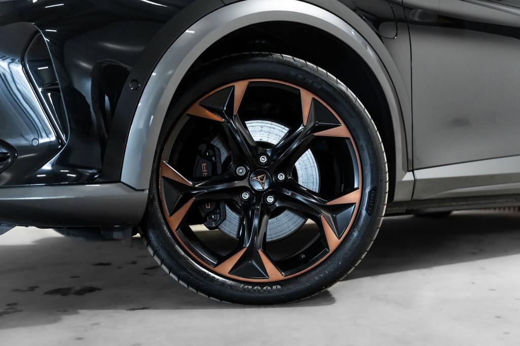 Cupra Formentor 1.4 e-Hybrid VZ Performance Pano PDC CUPRA-M, Auto's, Gebruikt, 4 cilinders, Zwart, Hybride Elektrisch/Benzine