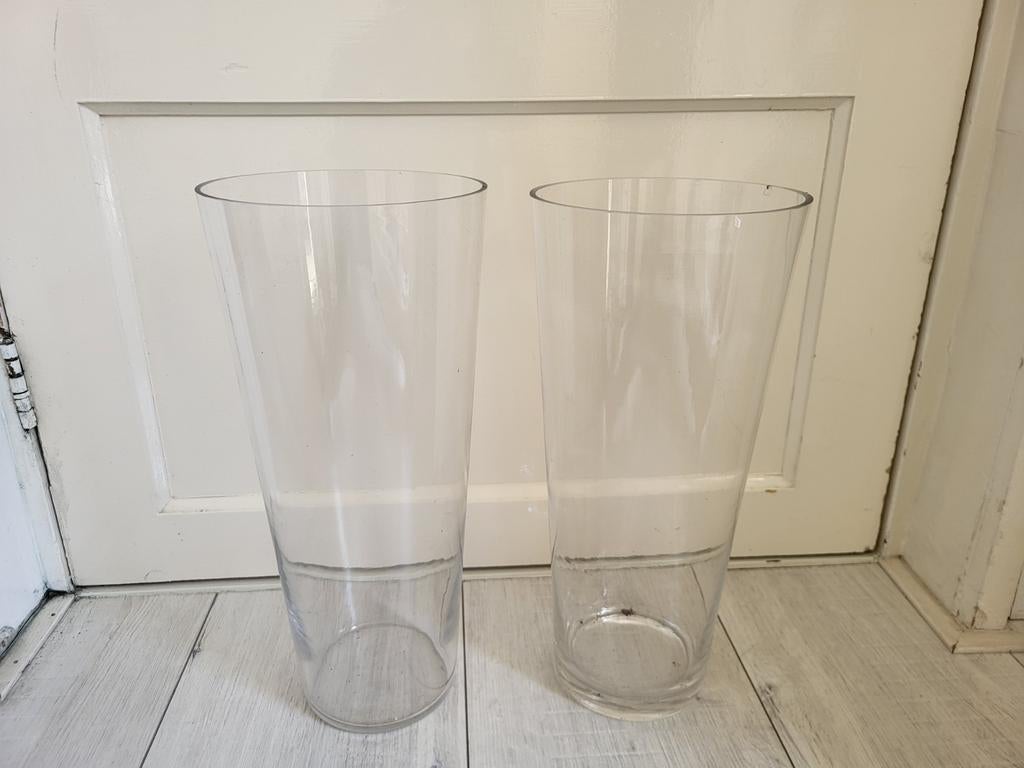 2 conische vazen, Ophalen