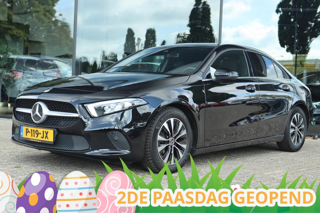 MERCEDES-BENZ A-KLASSE 180 BUSINESS SOLUTION AUT. | ORIG NL, 4 cilinders, Zwart, Origineel Nederlands, Bedrijf