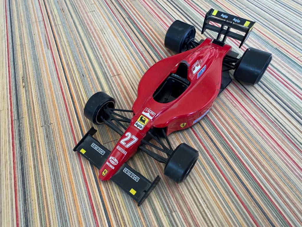 BBurago Grand Prix - Ferrari 641/2 F1 Race Car (1:24), Hobby en Vrije tijd, Modelauto's | 1:24, Ophalen of Verzenden, Gebruikt
