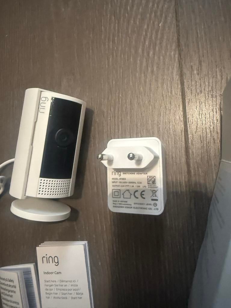 Ring Indoor Cam - Zo goed als nieuw, compleet in doos, Ophalen of Verzenden, Zo goed als nieuw, Binnencamera
