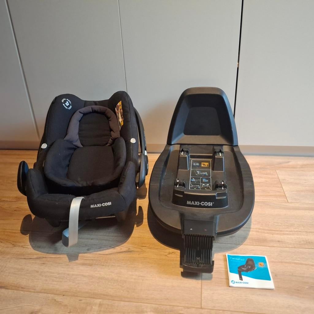 Maxi-Cosi autostoel met onderstel, Ophalen, Autogordel of Isofix, Gebruikt, 0 t/m 13 kg